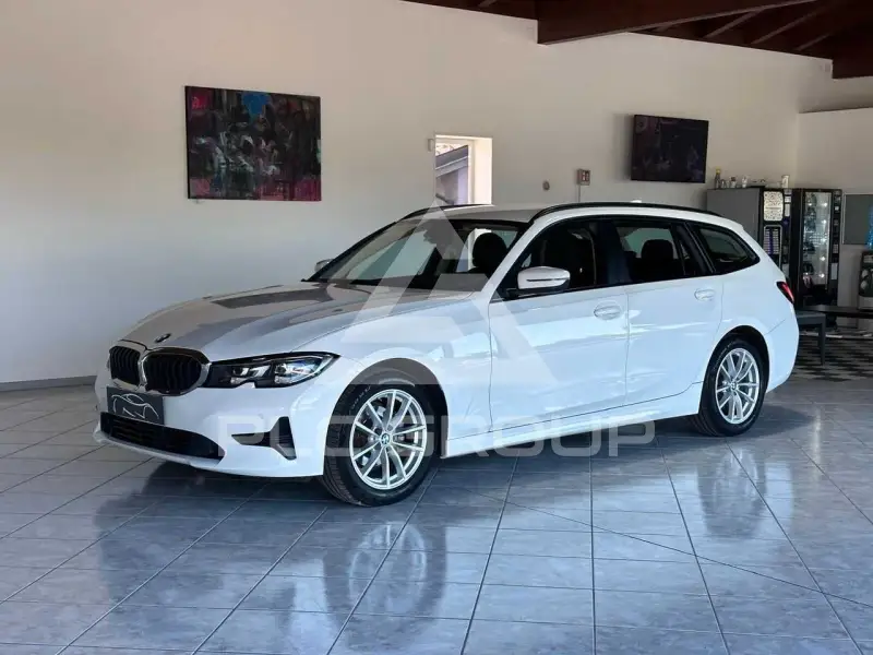 2023 BMW 318