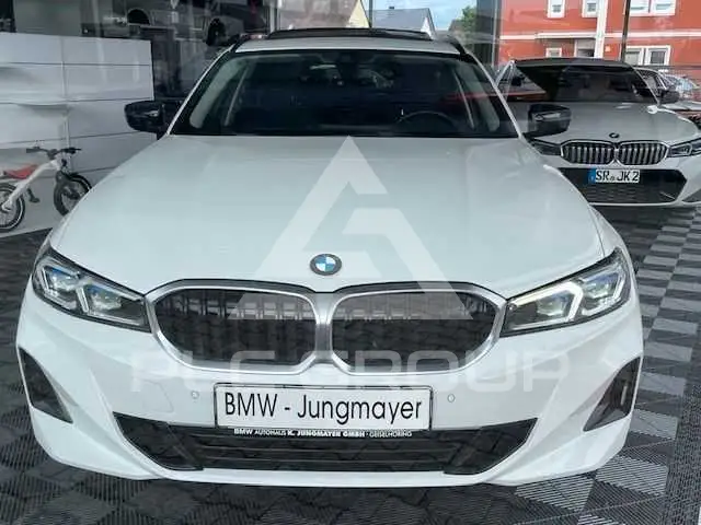 2023 BMW 318