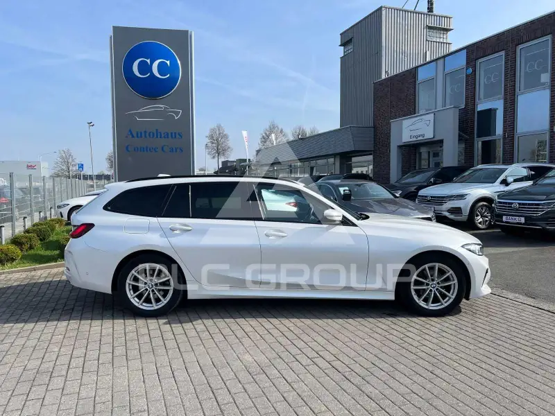 2023 BMW 318