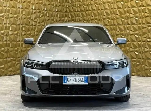 2023 BMW 318