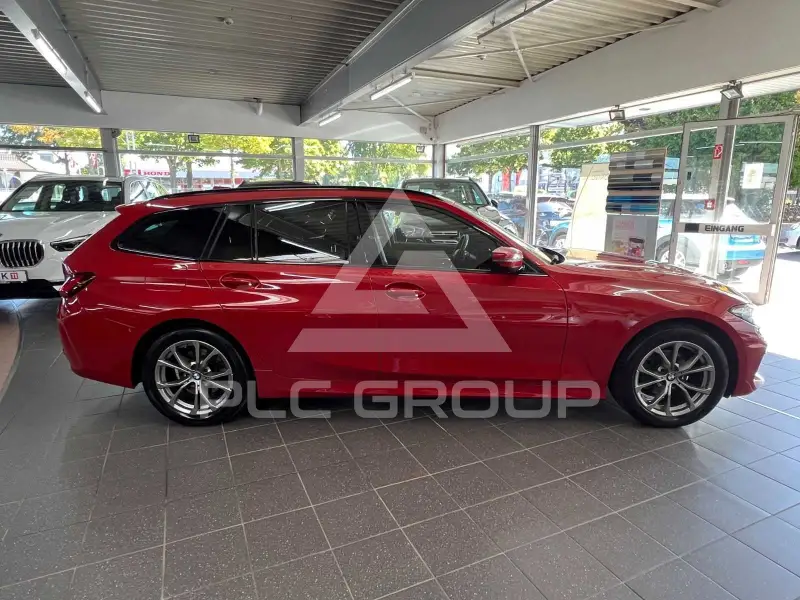 2023 BMW 318
