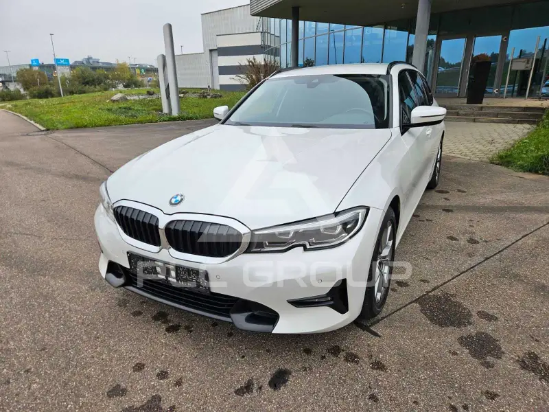 2023 BMW 318