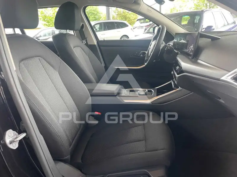 2023 BMW 318