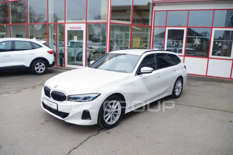 2023 BMW 318