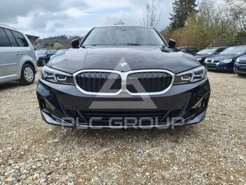 2023 BMW 318