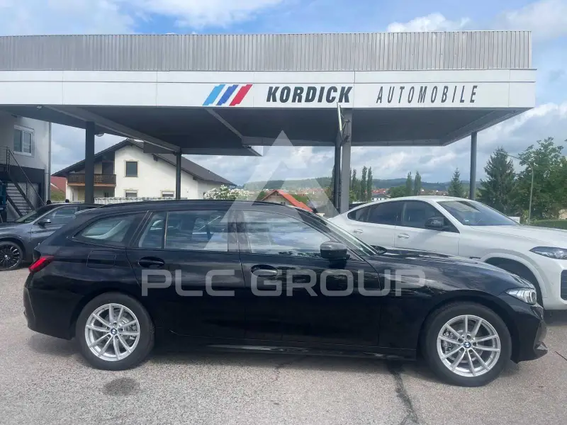2023 BMW 318