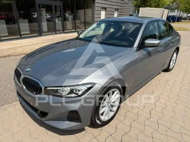 2023 BMW 318