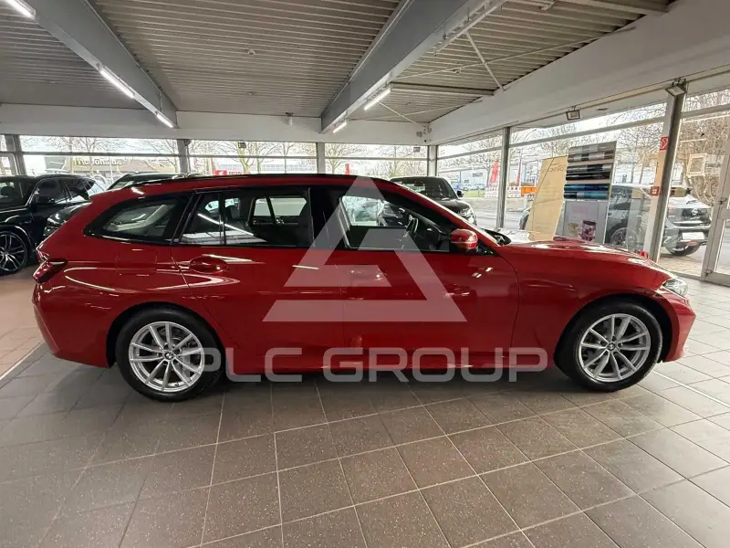 2023 BMW 318