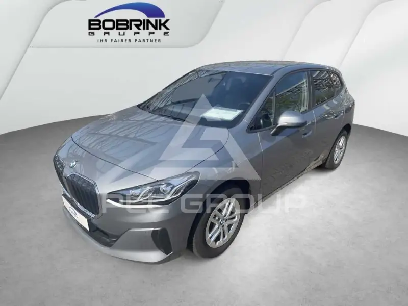 2023 BMW 220