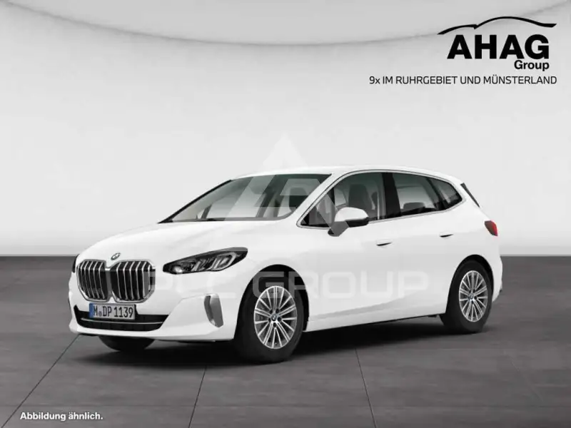 2023 BMW 220