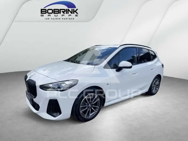 2023 BMW 220