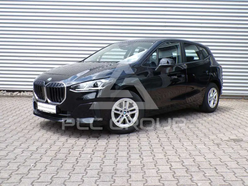 2023 BMW 220