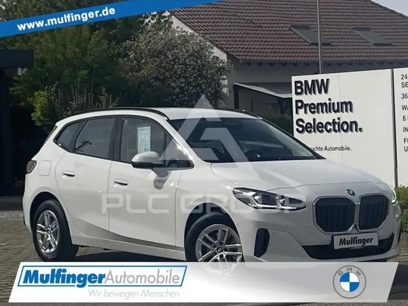 2023 BMW 220
