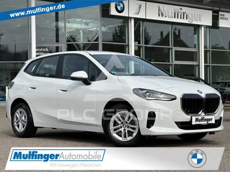 2023 BMW 220