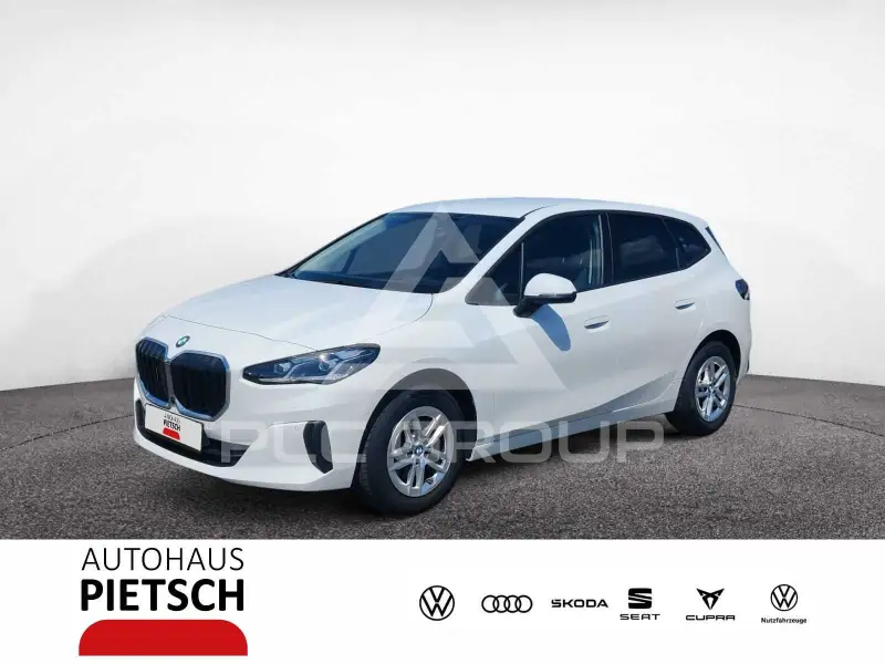 2023 BMW 220
