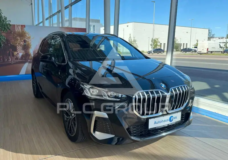 2023 BMW 220