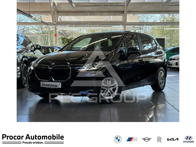 2023 BMW 220