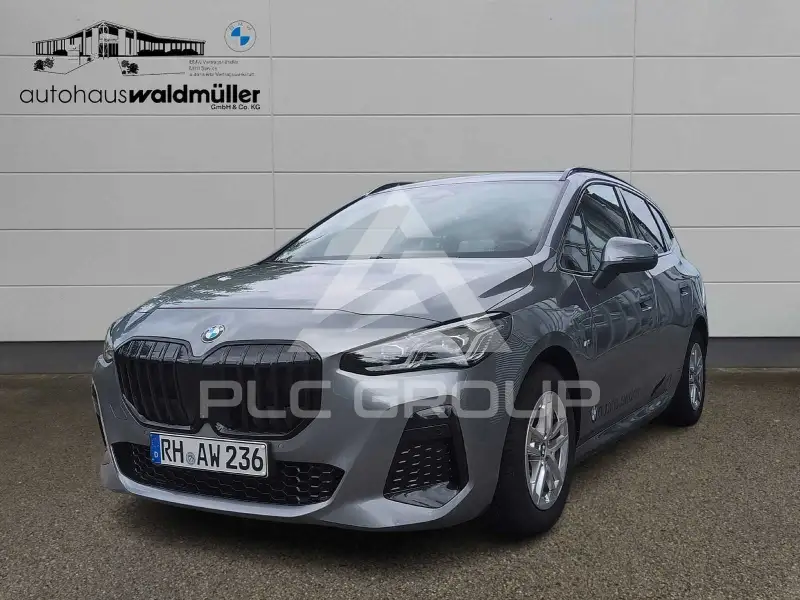 2023 BMW 220