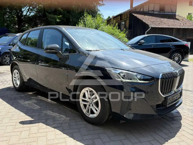 2023 BMW 220