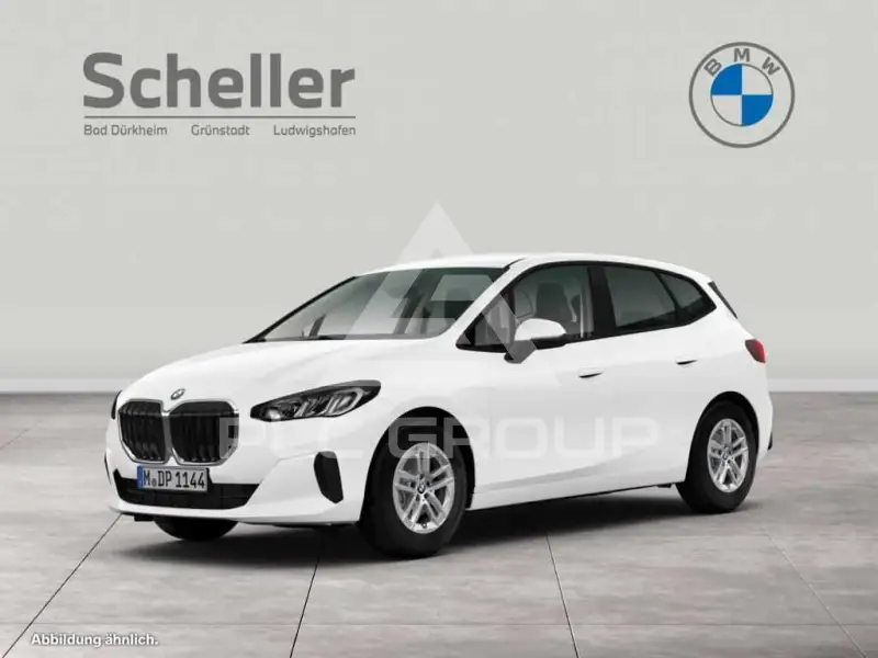 2023 BMW 220