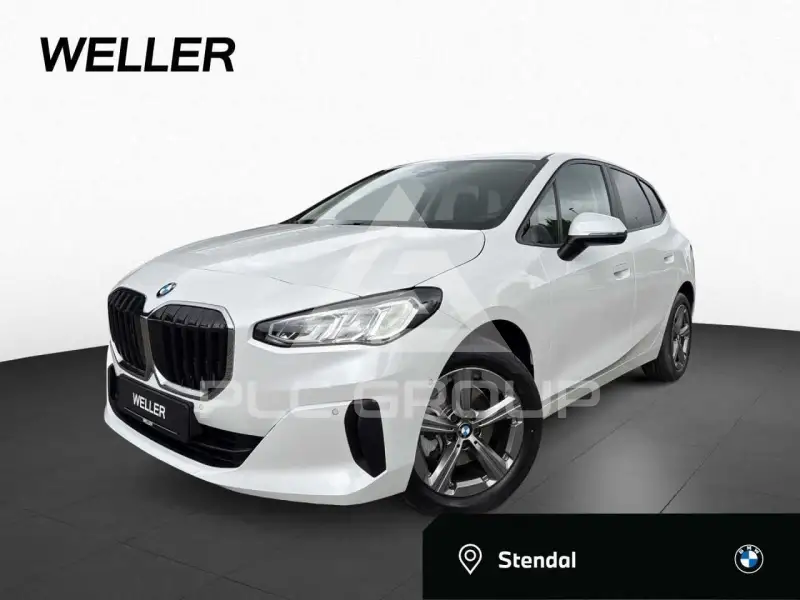 2023 BMW 220