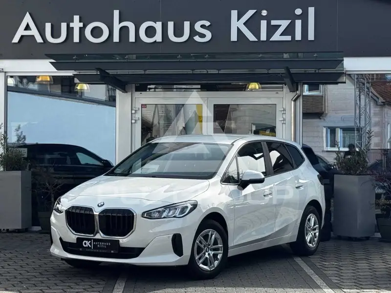 2023 BMW 220