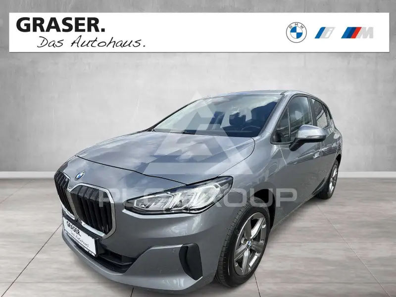 2023 BMW 220