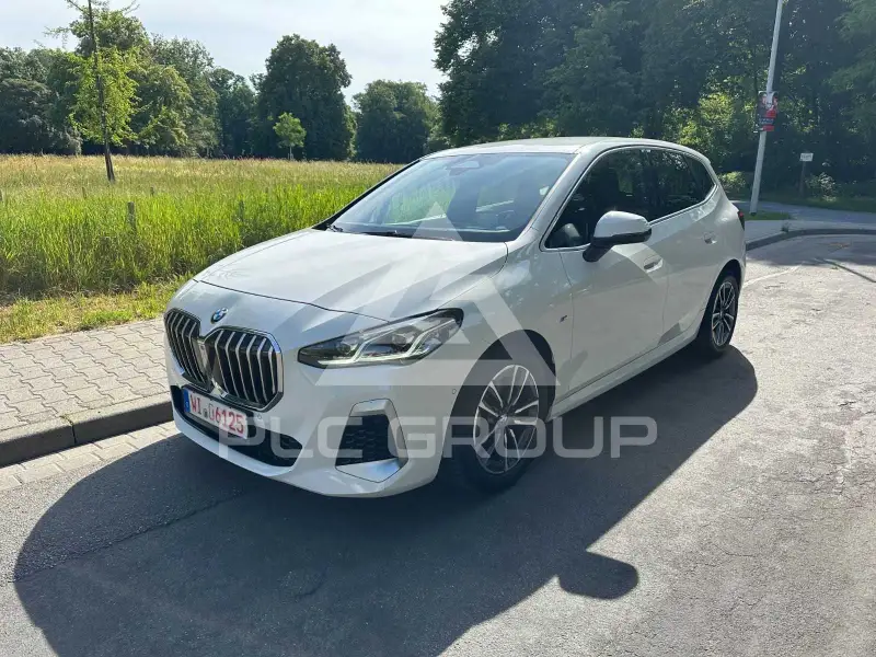 2023 BMW 220