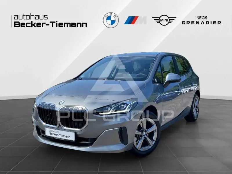 2023 BMW 220
