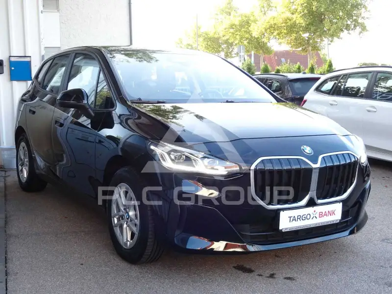 2023 BMW 220