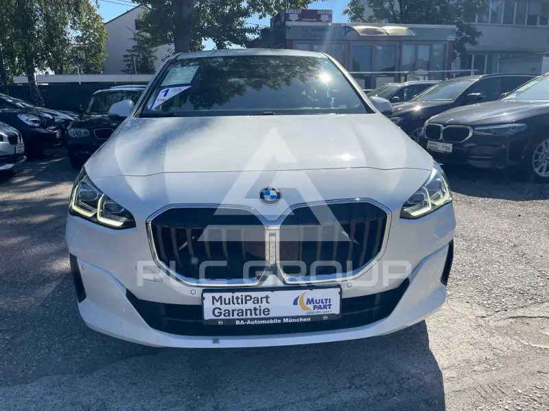 2023 BMW 220