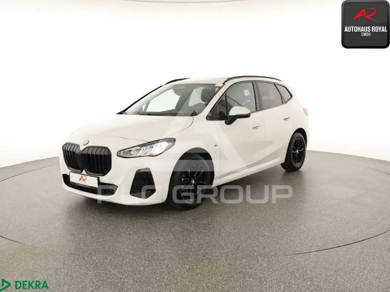 2023 BMW 220