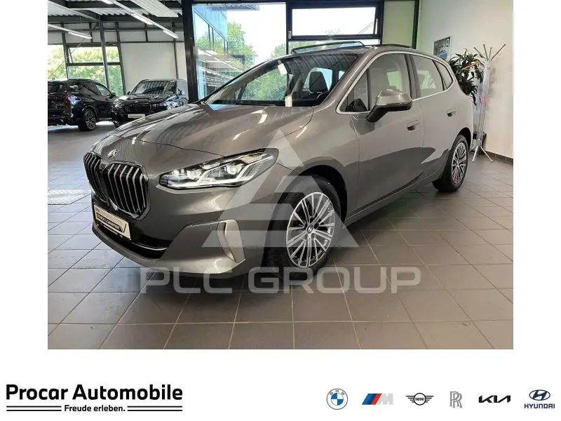 2023 BMW 220
