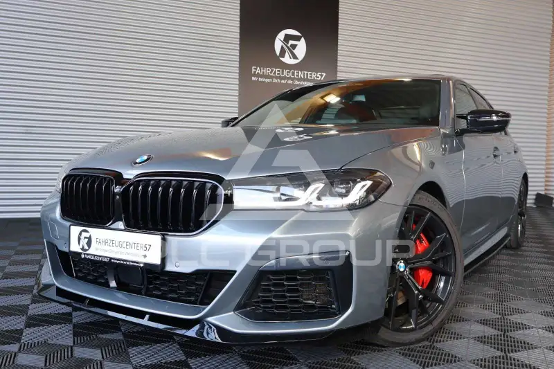 2023 BMW 550M
