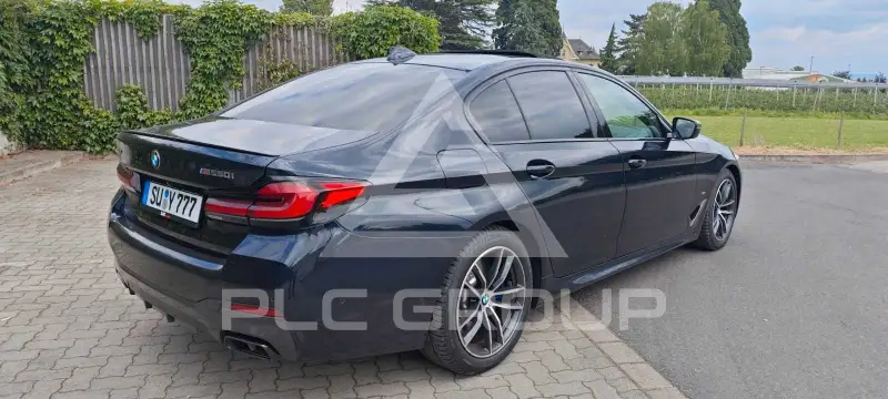 2023 BMW 550M