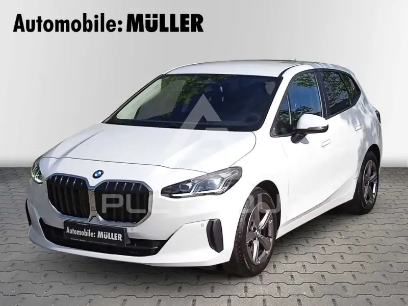 2023 BMW 218
