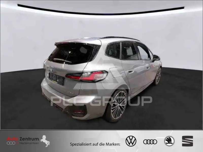 2023 BMW 218