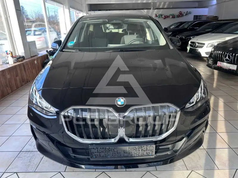 2023 BMW 218
