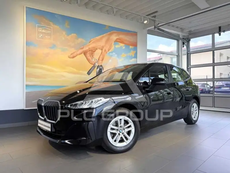 2023 BMW 218