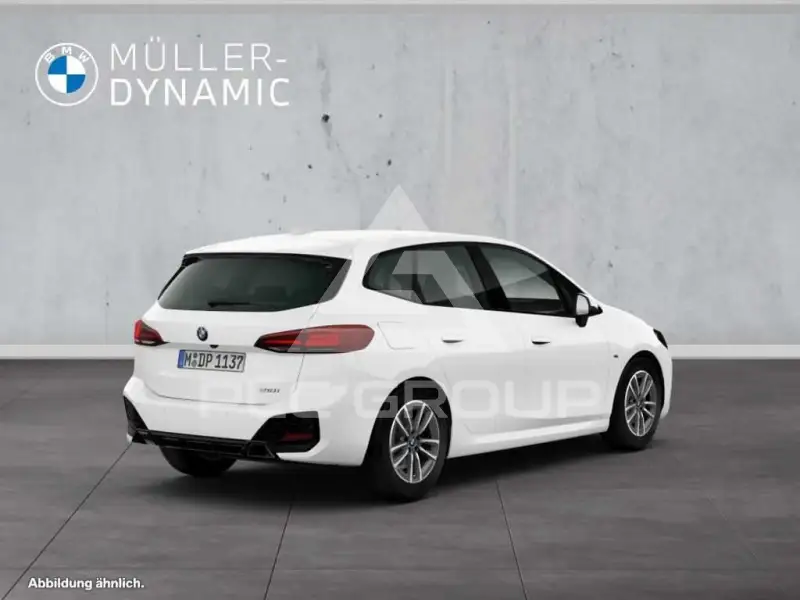 2023 BMW 218