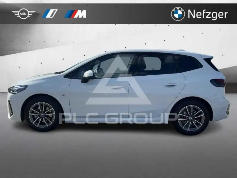 2023 BMW 218