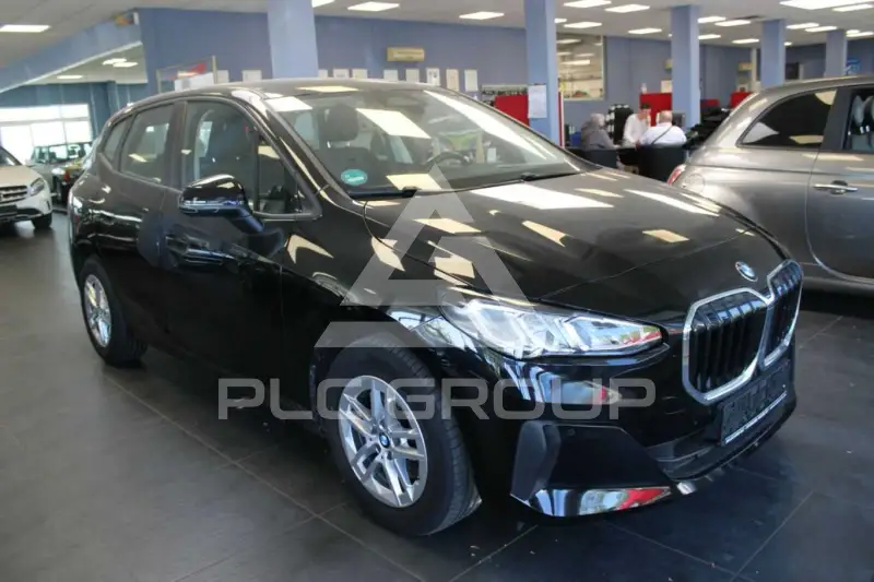 2023 BMW 218
