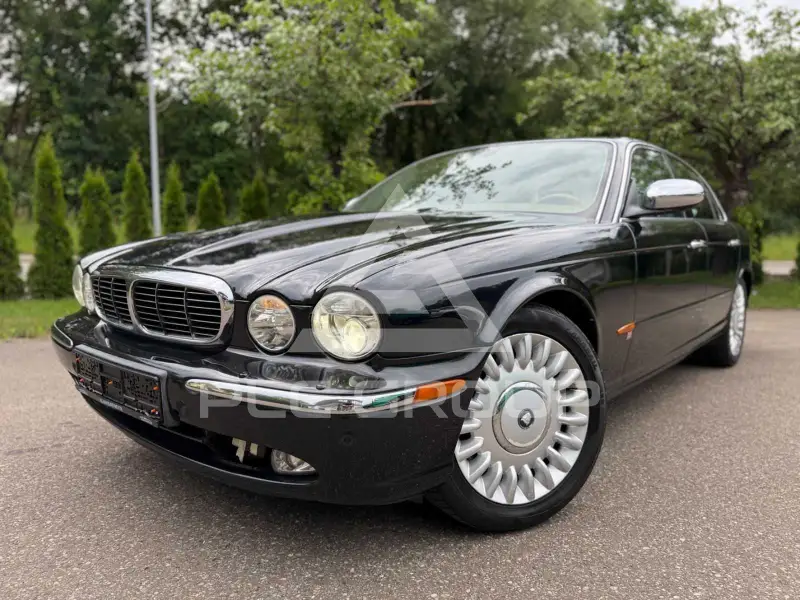 2023 Jaguar XJR