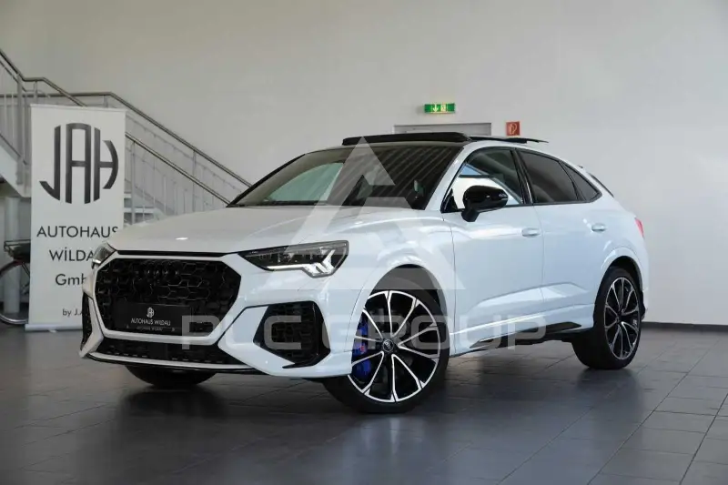 2023 Audi RSQ3