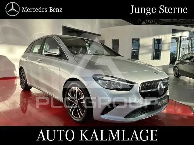 2023 Mercedes Benz B 200