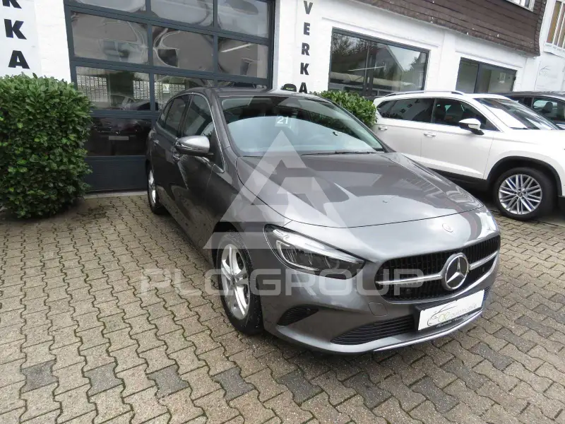 2023 Mercedes Benz B 200