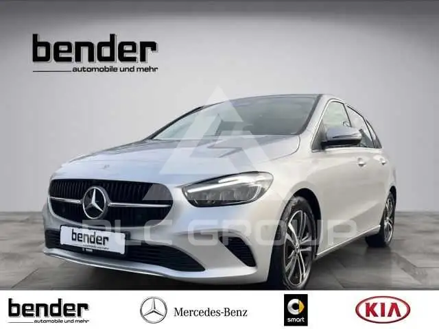 2023 Mercedes Benz B 200