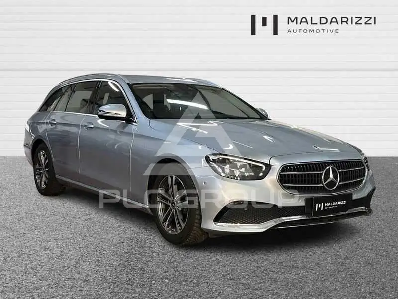 2023 Mercedes Benz E 200