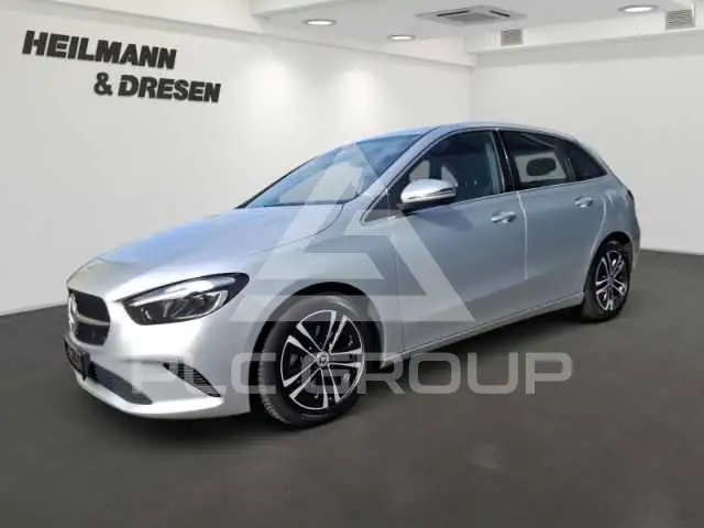 2023 Mercedes Benz B 180