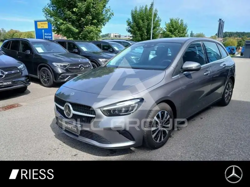 2023 Mercedes Benz B 180